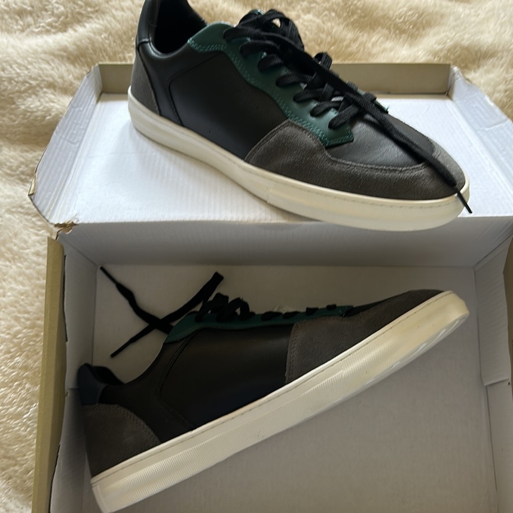 Brand new Ted baker men’s tennis shoe sneaker size we